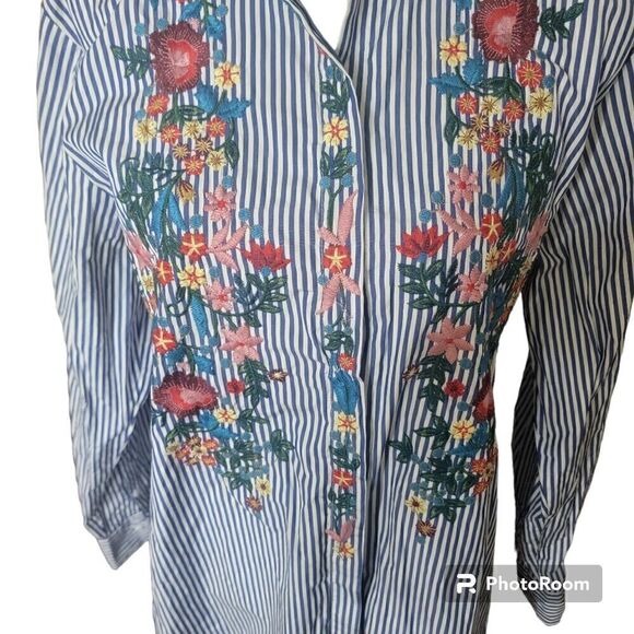 Zara Women Button Down Top With Floral Embroidery. Size S. - Picture 5 of 7